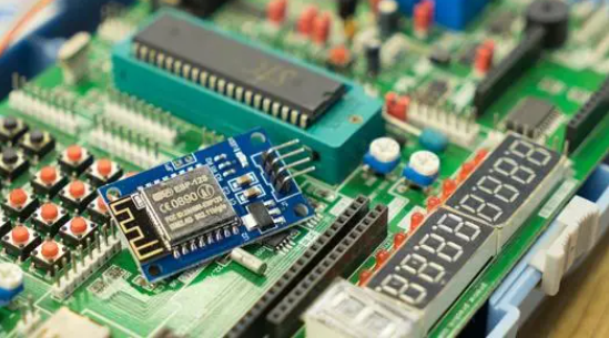 初學(xué)者先學(xué)plc還是單片機好？單片機和plc哪個前景好