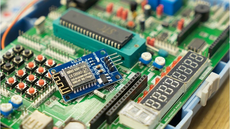 單片機開發(fā)板工作原理是什么?